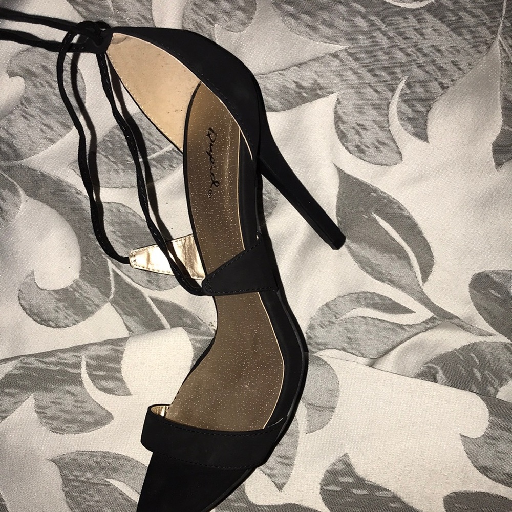 Shoes - Picture 3 of 4